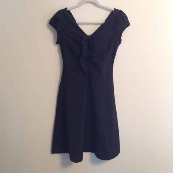 Diane von Furstenberg Dresses & Skirts - Diane Von Furstenberg Dress black cap sleeve size 6